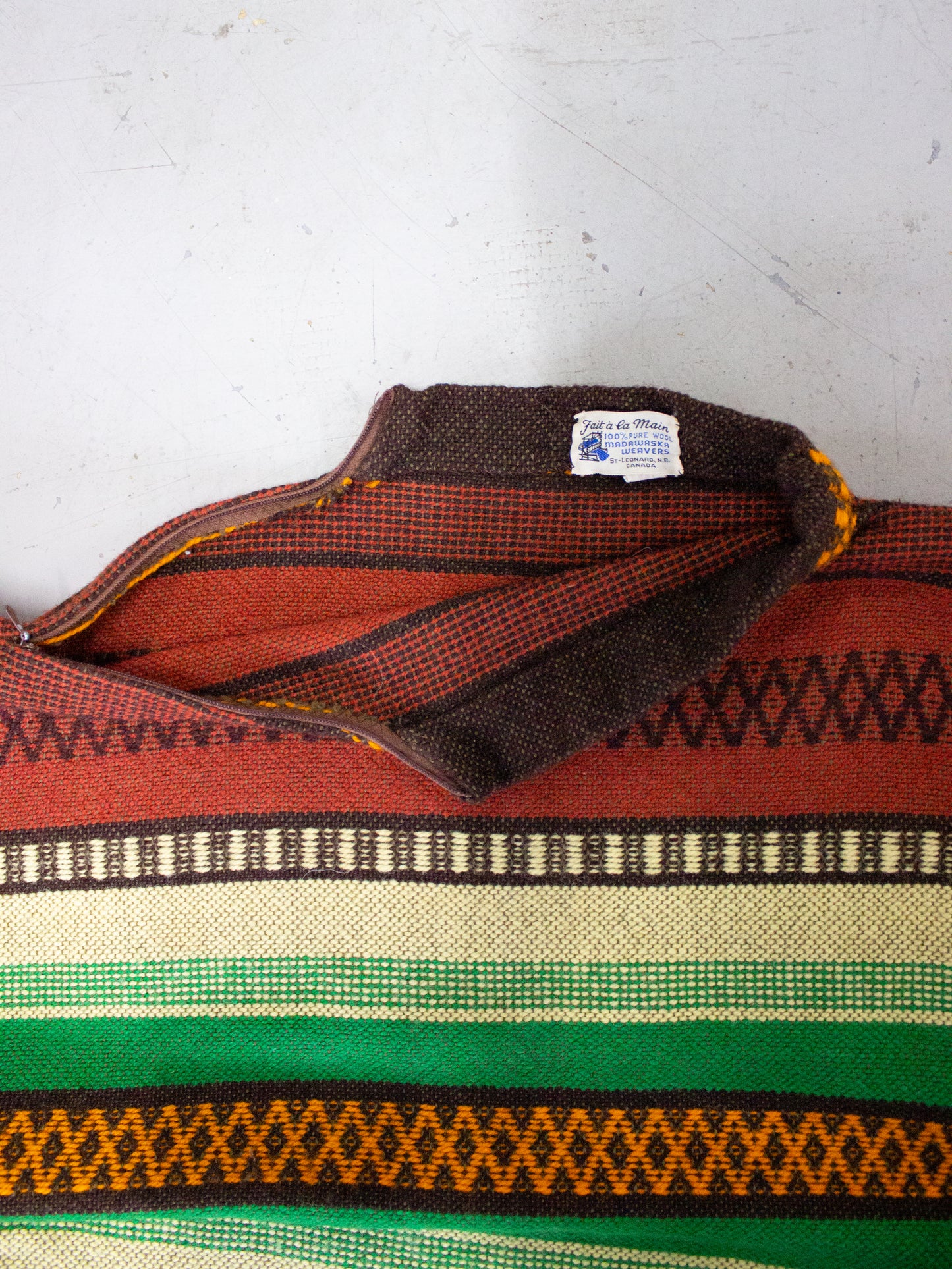 1970's Madawaska Weavers Wool Knit Pullover Sweater Made by Hand in Canada (Size Small Medium)