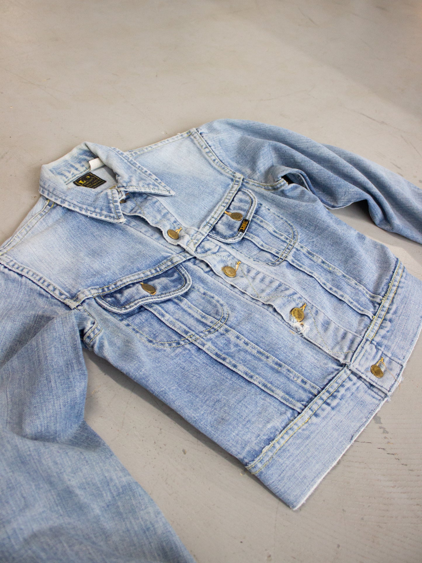1960's Lee Riders Union Made Light Wash Denim Jacket Made in USA PATD 153438 (X Small)