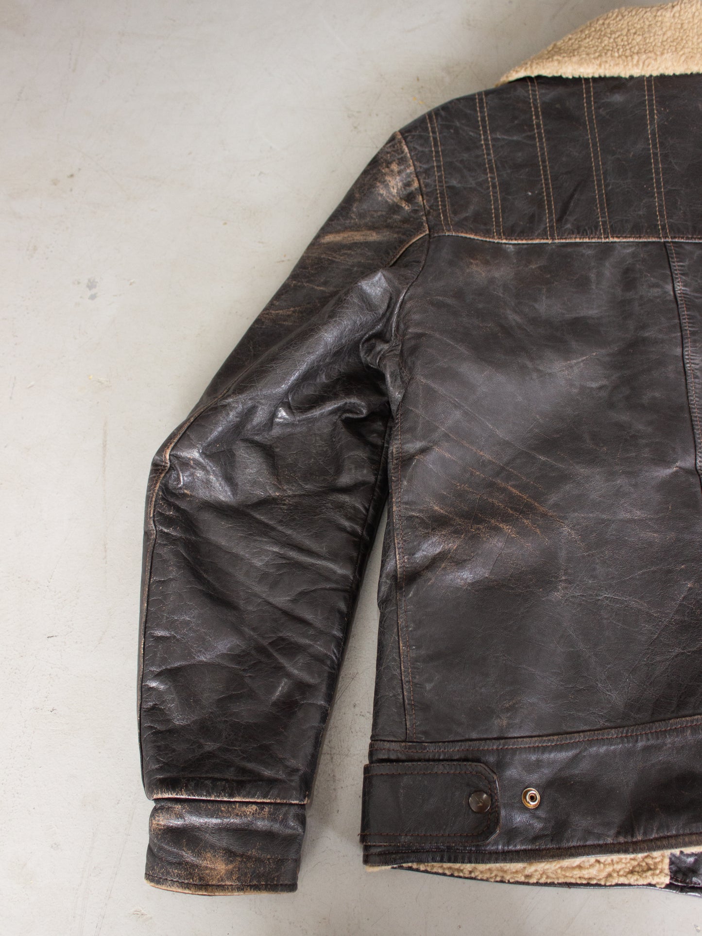 1970's Brown Leather Jacket with Sherpa Lining (Medium-Large)