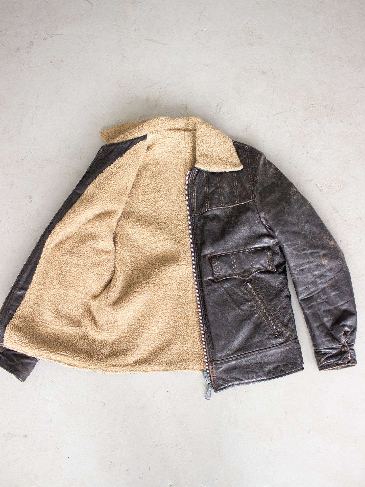 1970's Brown Leather Jacket with Sherpa Lining (Medium-Large)