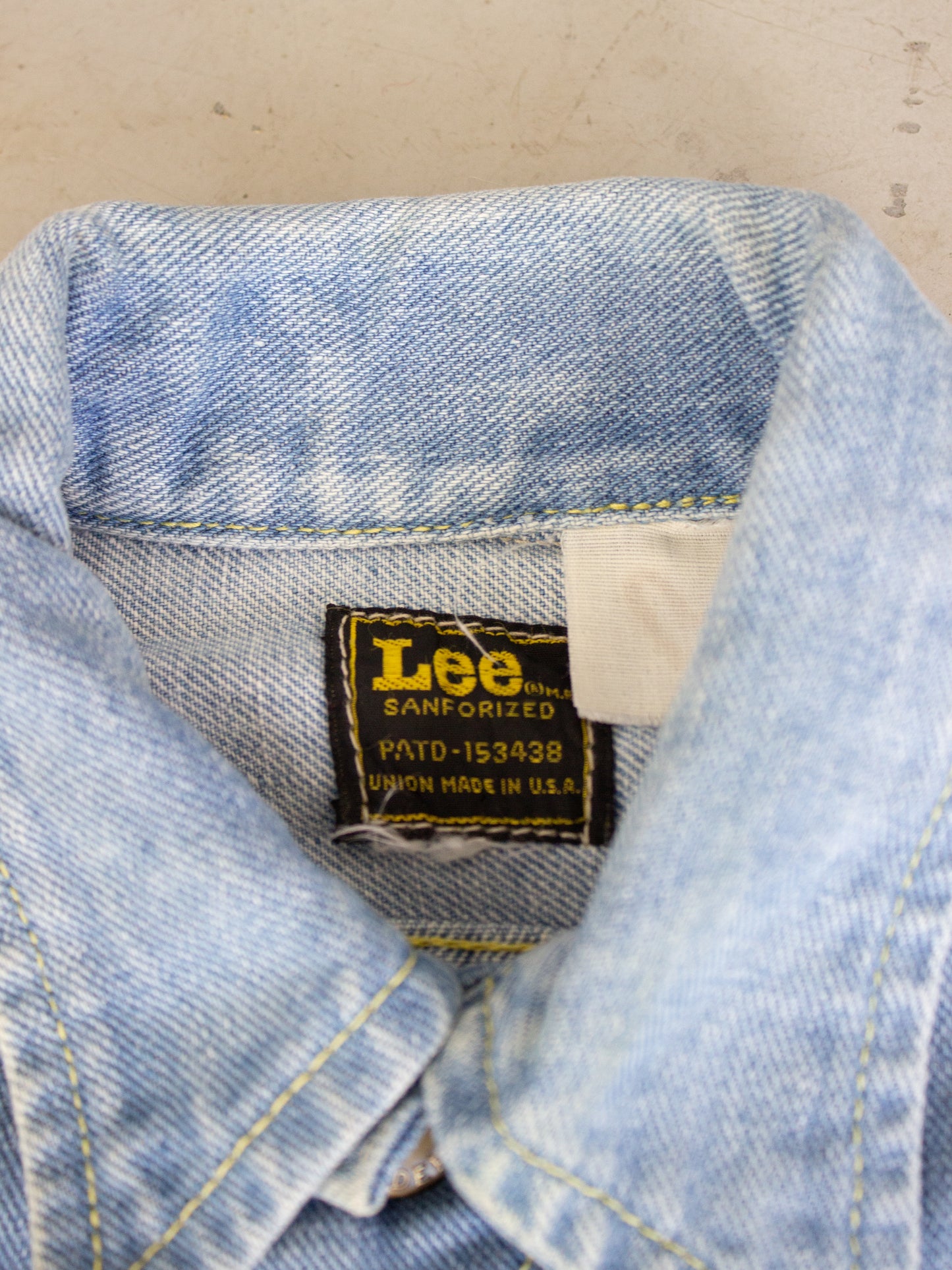 1970's Lee Riders Union Made Jean Jacket Made In USA Light Wash PATD-153438 (XX Small- X Small)