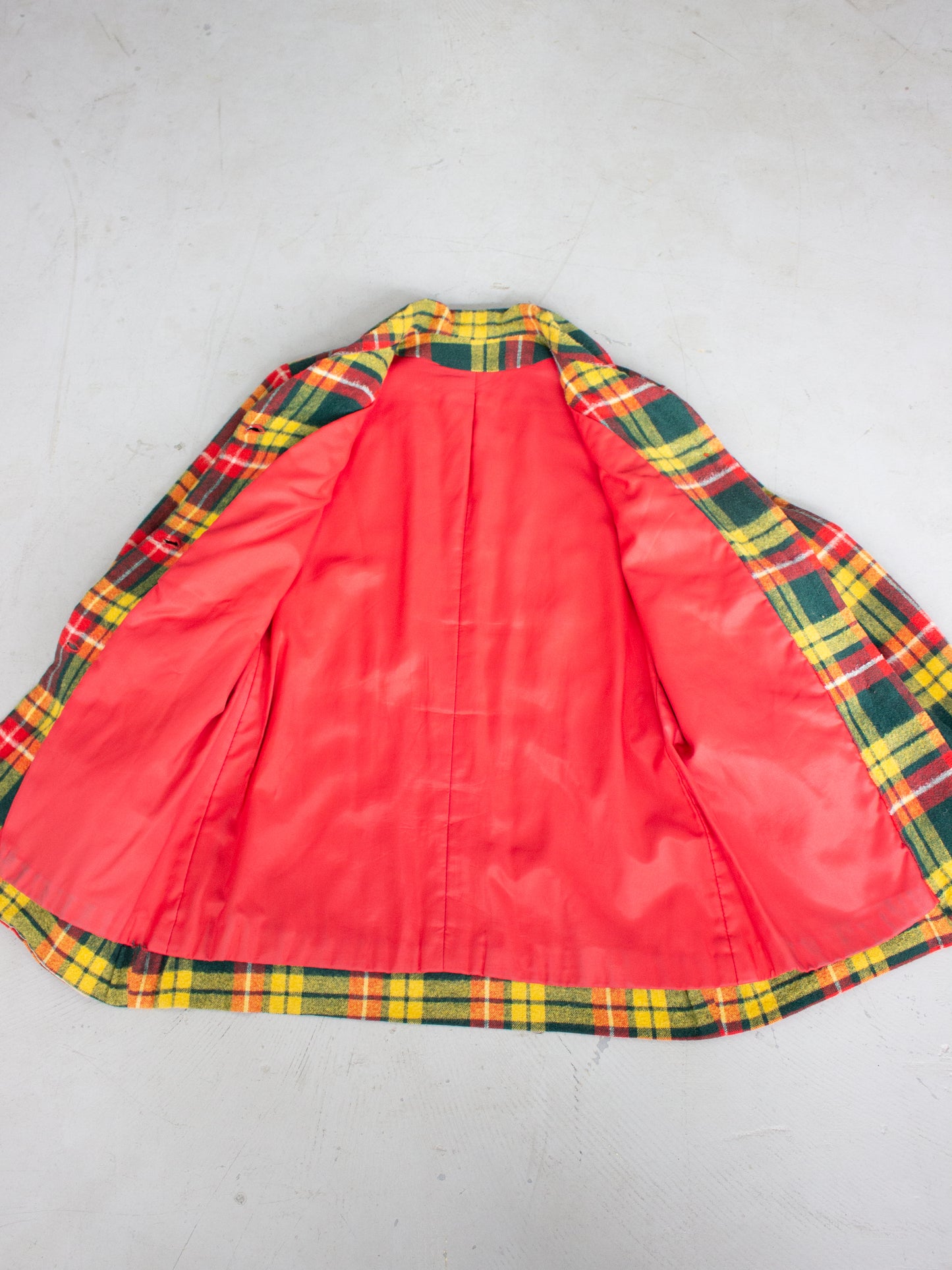 1970's Plaid Flannel Jacket with Belted Waist (Small)