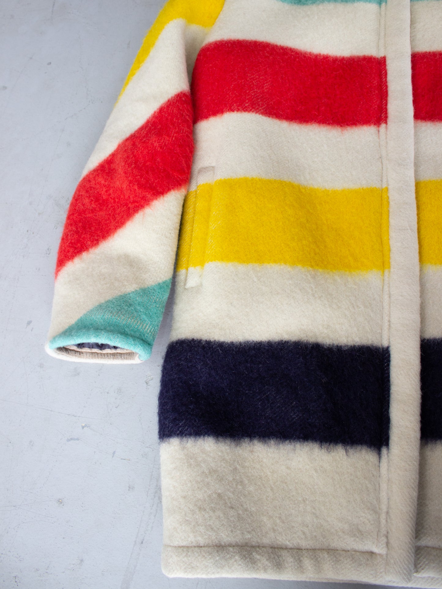 1970's The Hudson's Bay Company Wool Blanket Reversible Coat Made in Canada (Medium-Large)