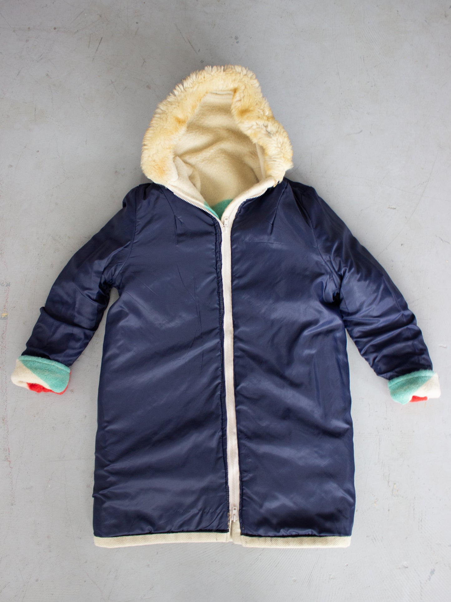 1970's The Hudson's Bay Company Wool Blanket Reversible Coat Made in Canada (Medium-Large)