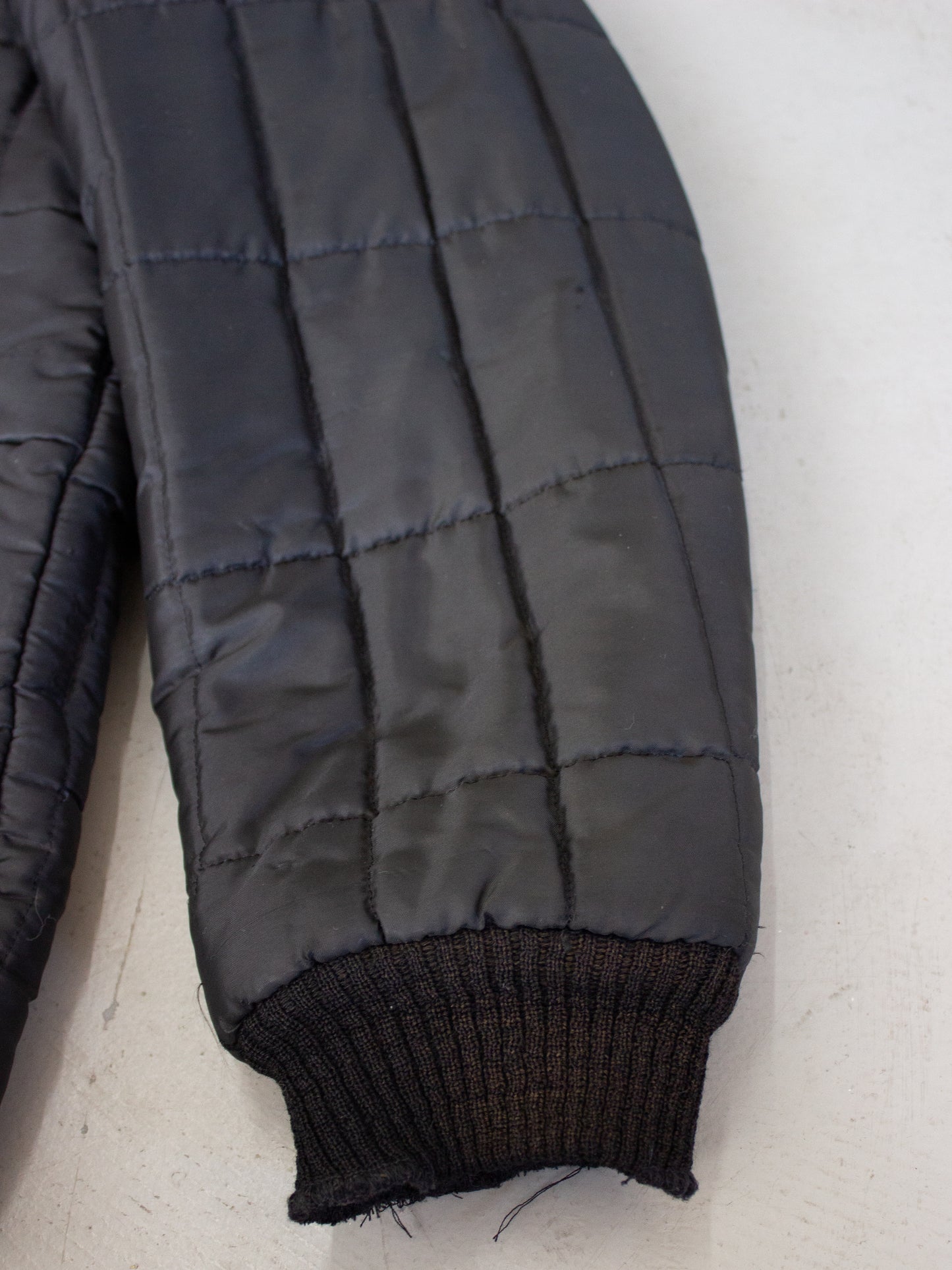 Vintage Black Quilted Zip Up Jacket with Red Fleece Lining Made in Canada (Medium-Large)