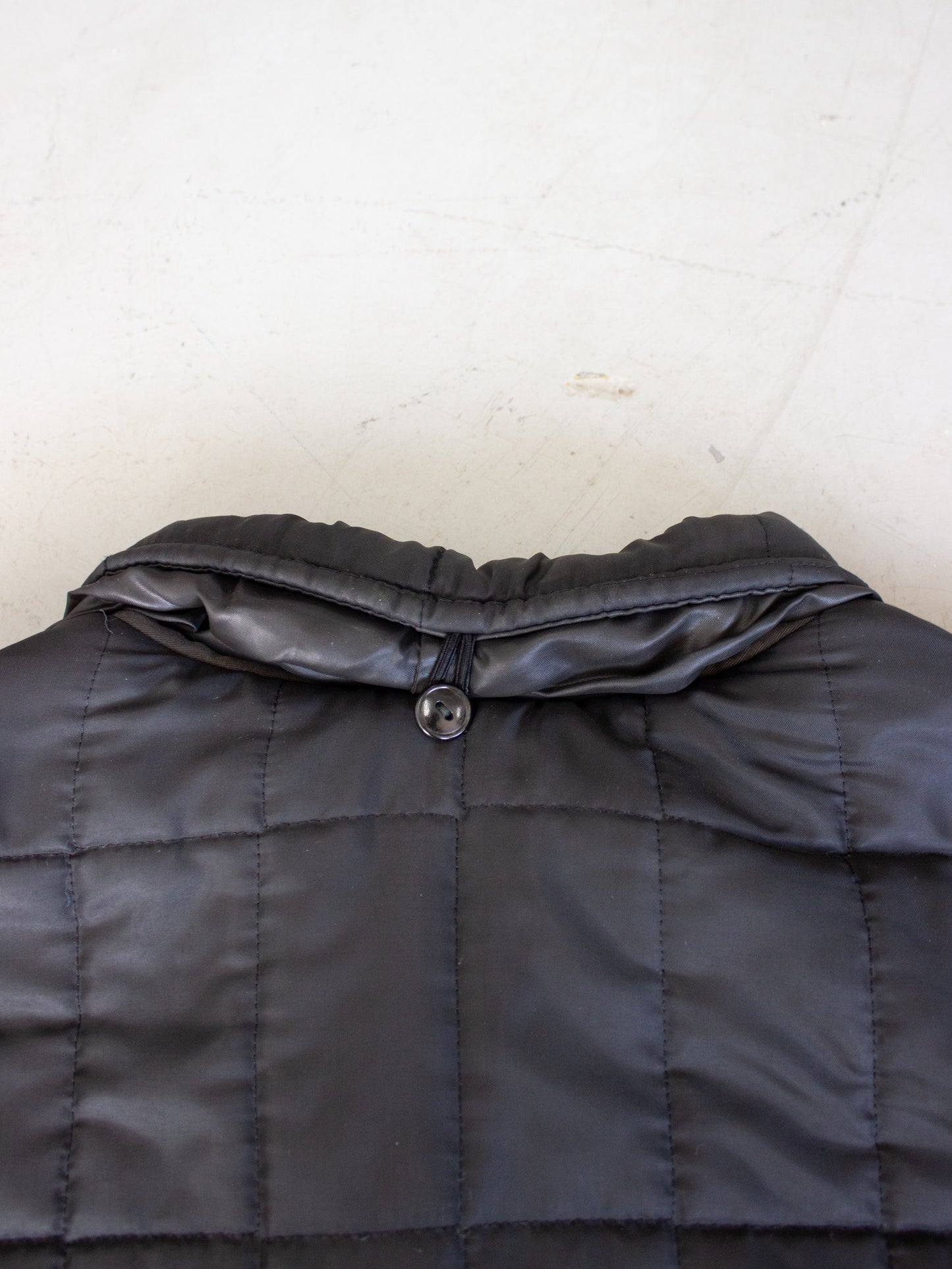 Vintage Black Quilted Zip Up Jacket with Red Fleece Lining Made in Canada (Medium-Large)