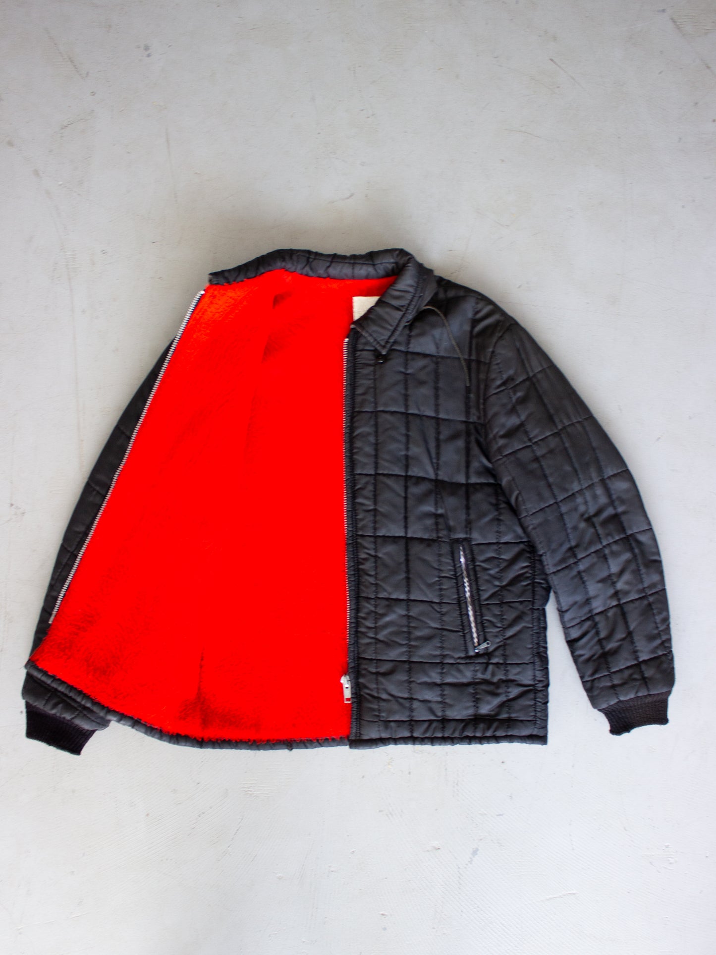 Vintage Black Quilted Zip Up Jacket with Red Fleece Lining Made in Canada (Medium-Large)