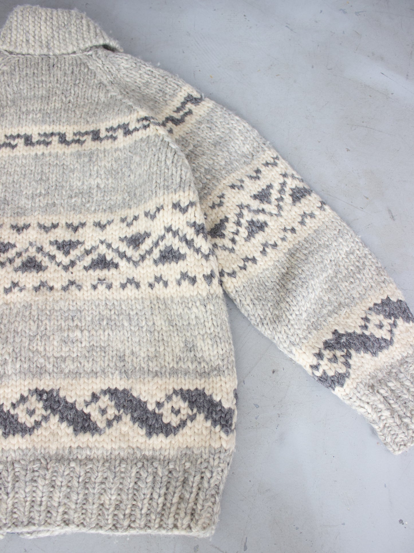 Vintage Cowichan Style Thick Wool Knit Sweater in Gray and Beige with Acme Zipper Medium-Large on