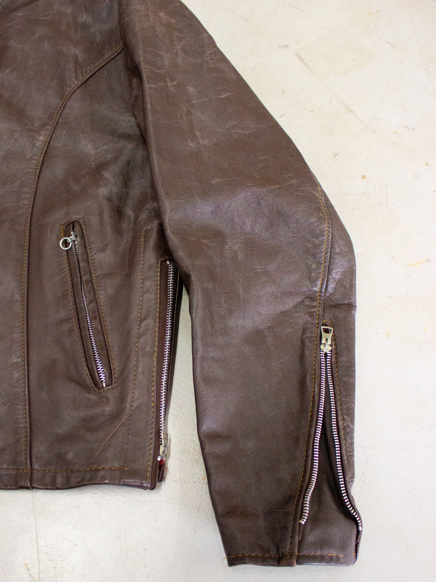 1950's- 1960's Brown Leather Cafe Racer Motorcycle Jacket Made in USA (Medium-Large)