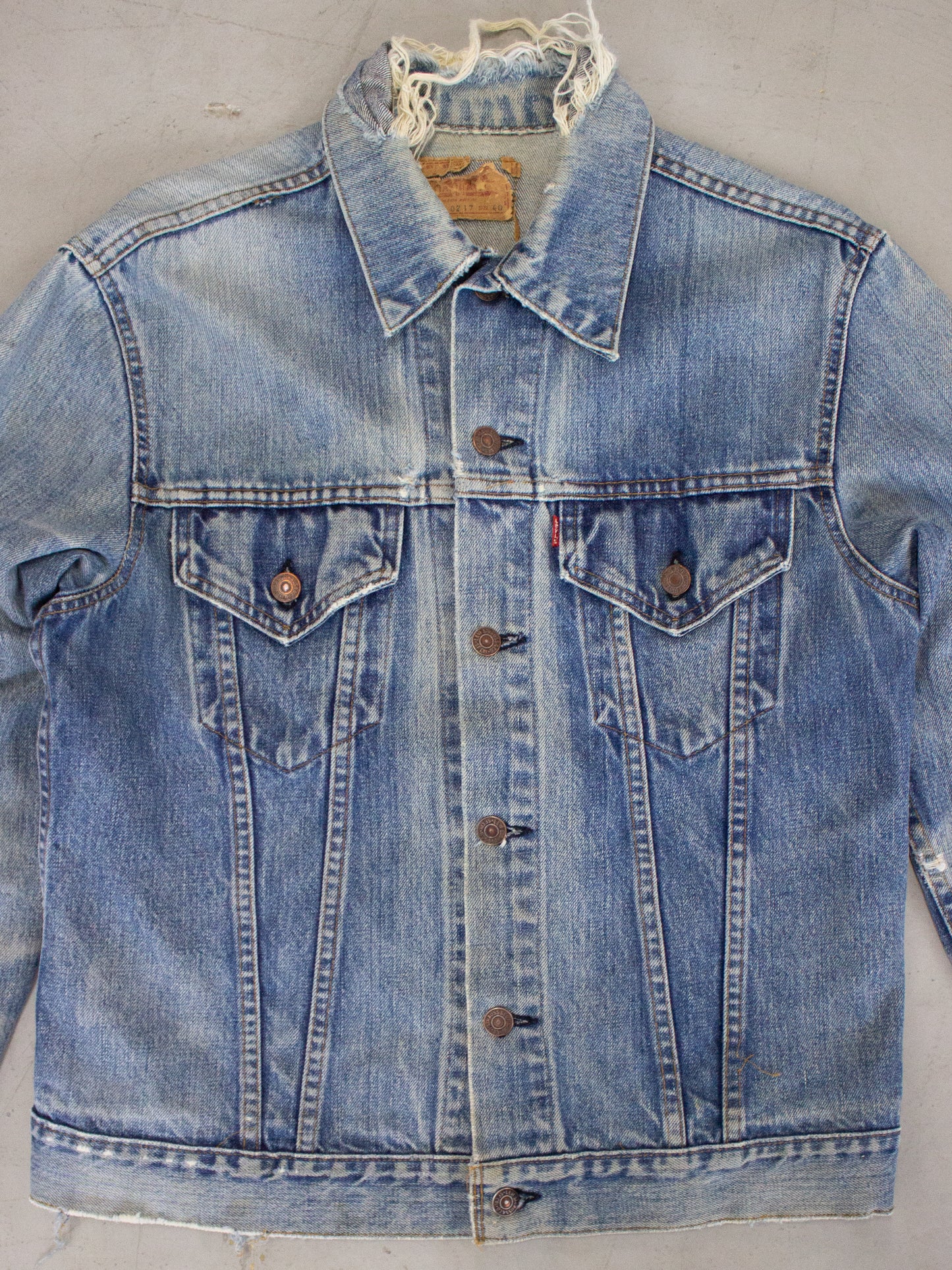 1970's Levi's Trucker Jean Jacket Made in USA Type III Medium Light Wash 70505 0217 (Medium)