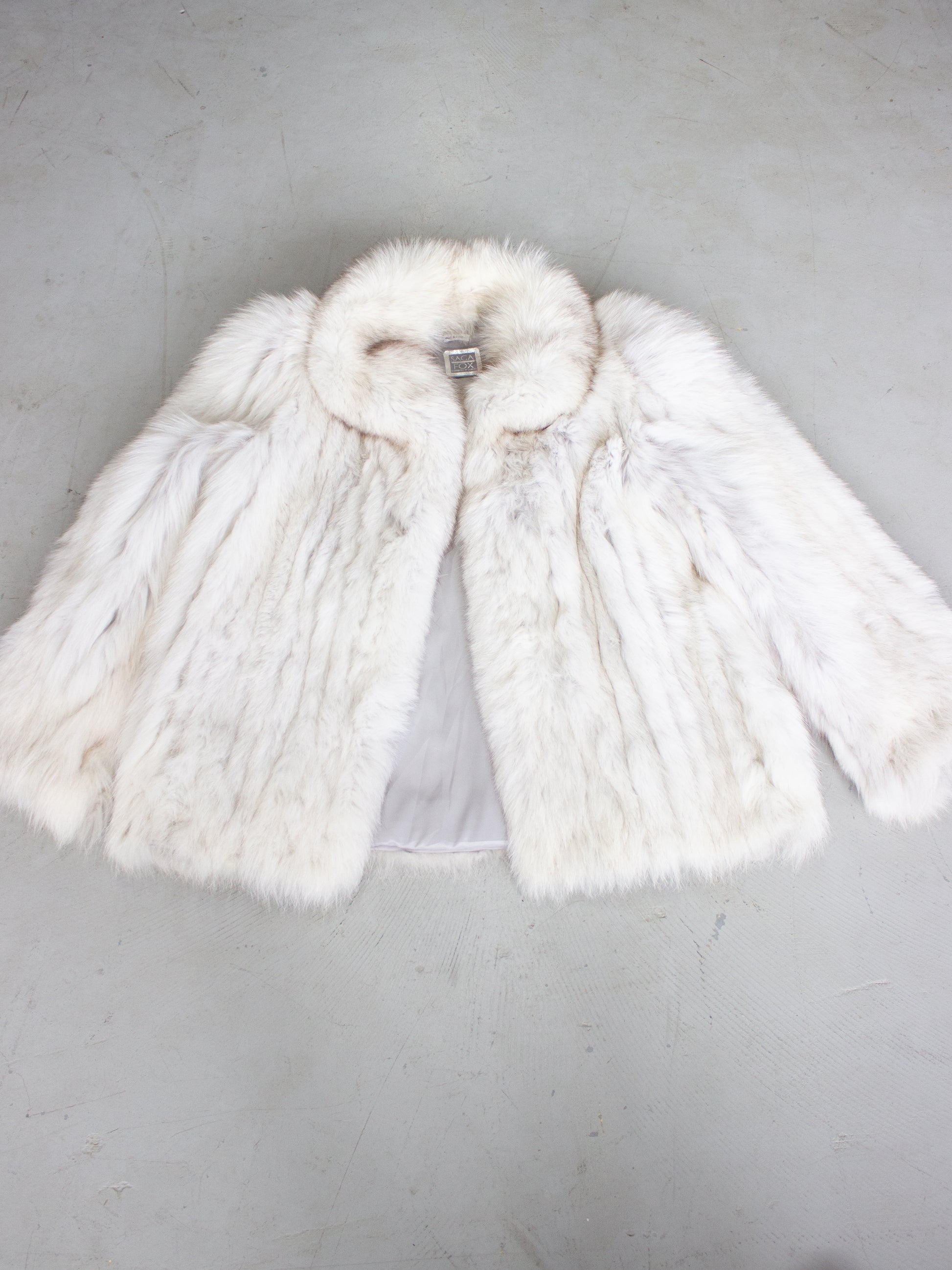 Saga White Fox Fur Coat VINTAGE SAGA FOX FUR COAT WHITE BLUE
