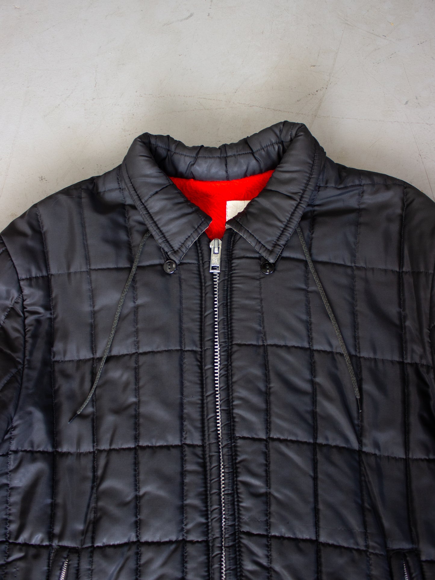 Vintage Black Quilted Zip Up Jacket with Red Fleece Lining Made in Canada (Medium-Large)